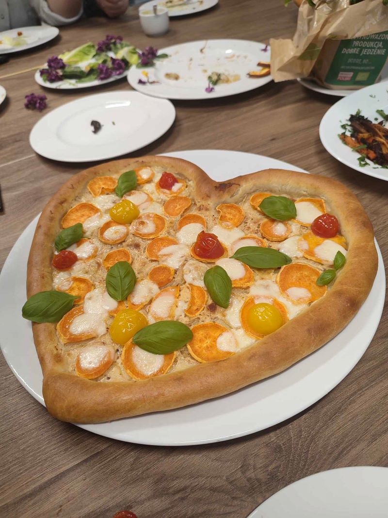 pizza w kształcie pizzy