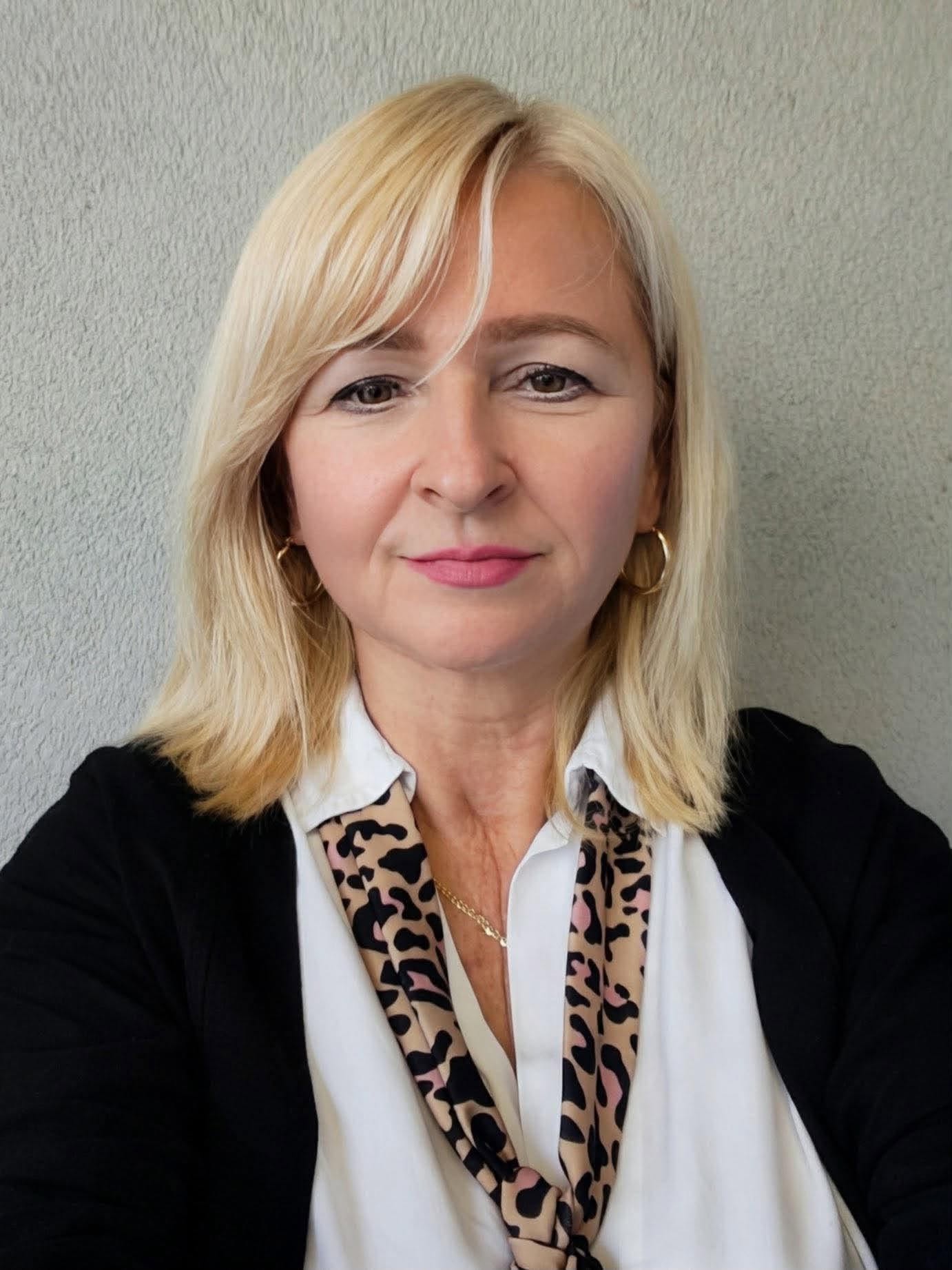 na zdjęciu mgr Ewa Nowosińska